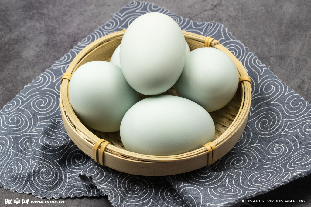 咸鸭蛋美食食材背景海报素材