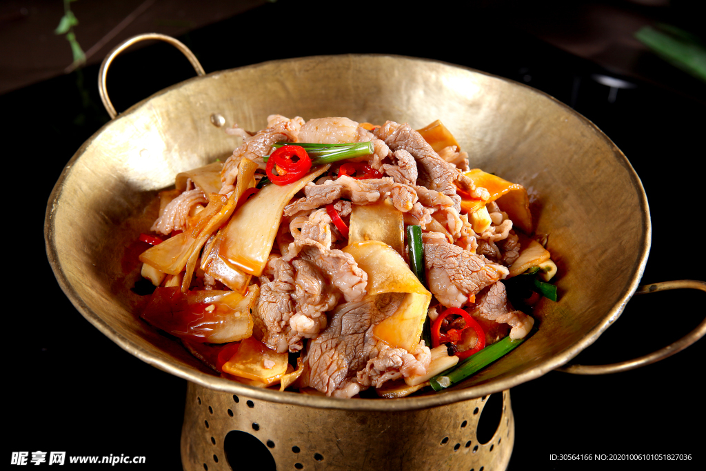铜锅炒肉食物食材背景海报素材
