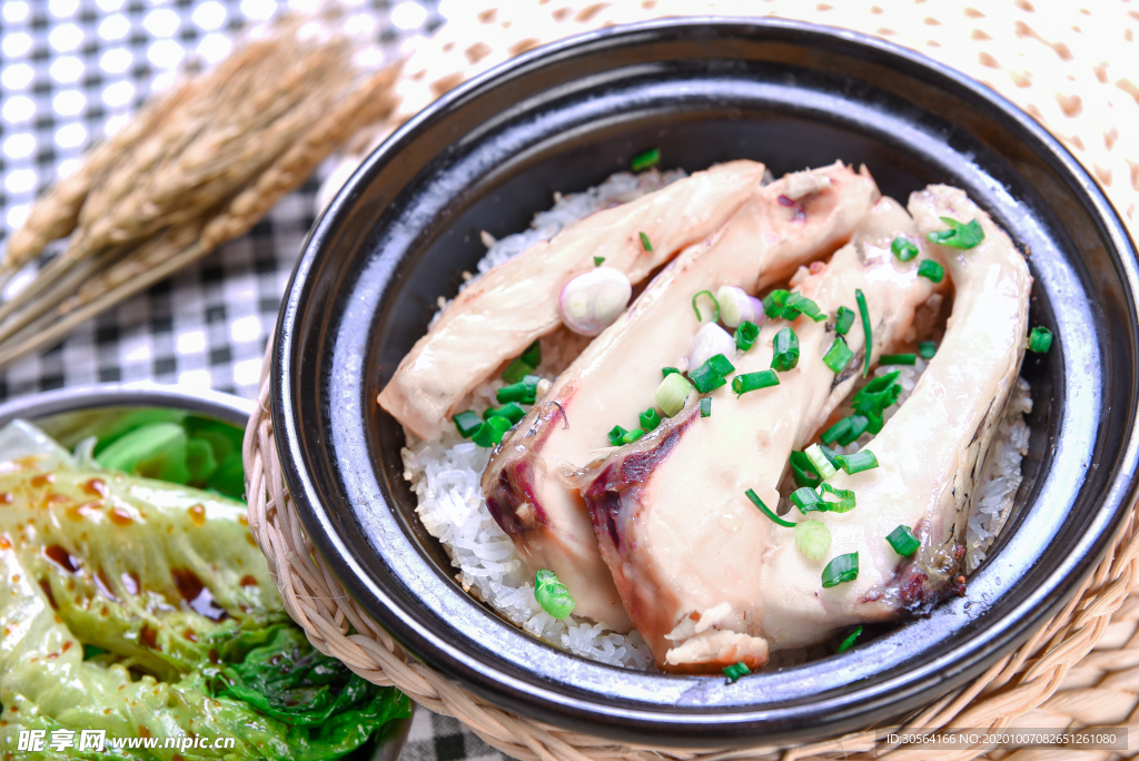 腊肉煲仔饭美食背景海报素材