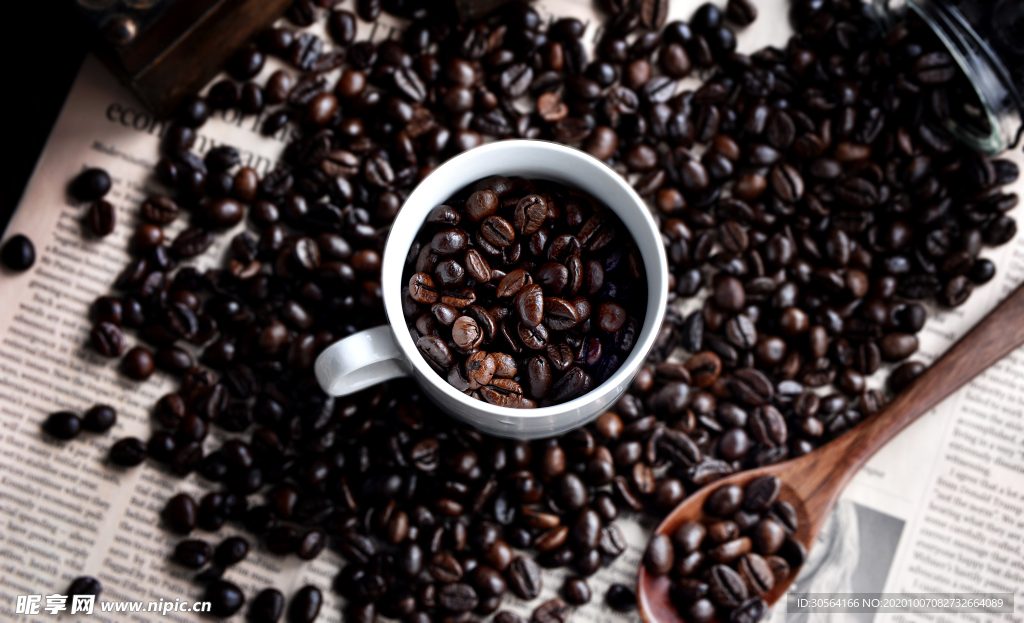 黑色咖啡豆饮品背景海报素材