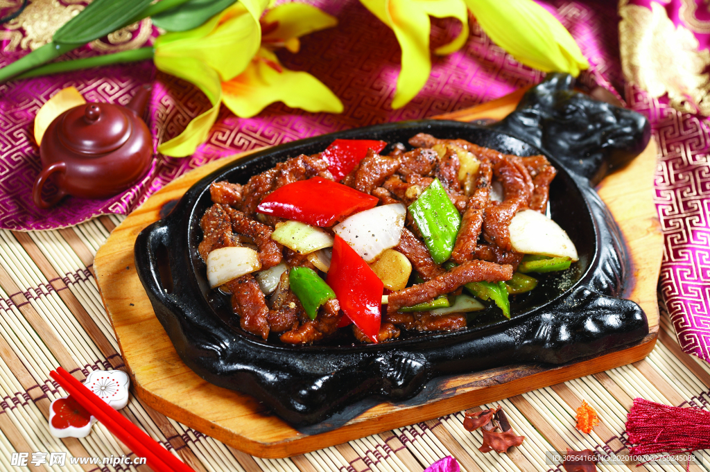 铁板牛柳美食食材背景海报素材