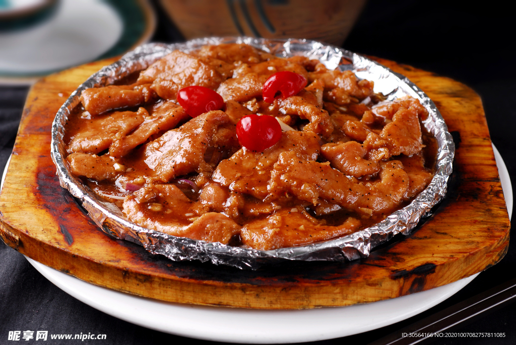 铁板牛柳美食食材背景海报素材