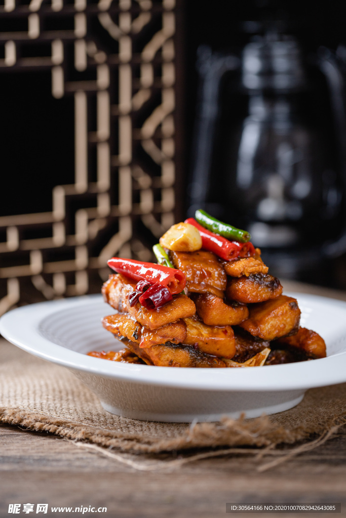 红烧带鱼美食食材背景海报素材