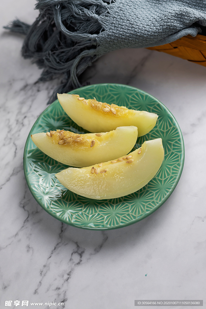 香瓜水果摆盘背景海报素材