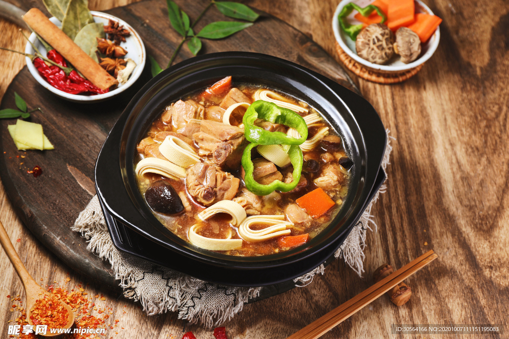 鸡肉烩面食材美食背景海报素材