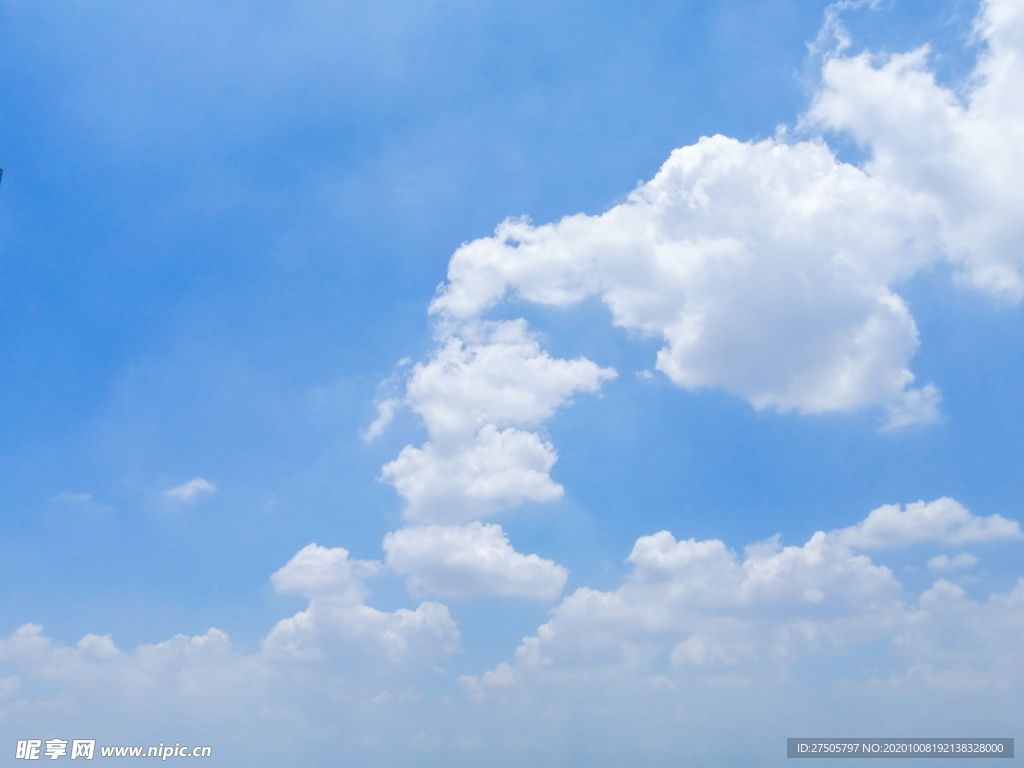 蓝天白云