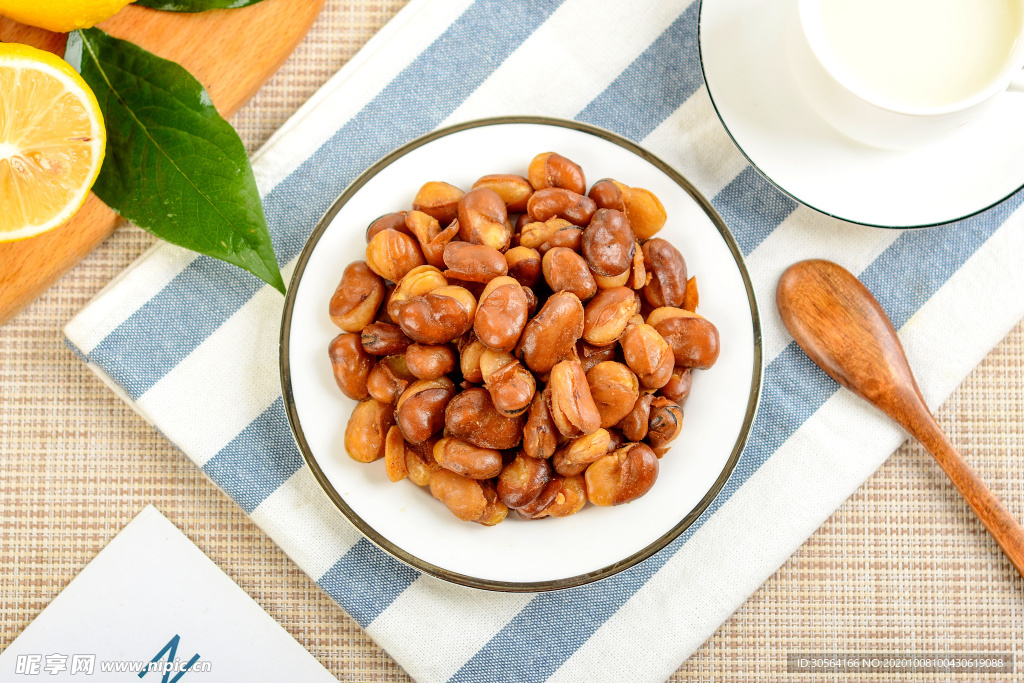 蚕豆零食休闲背景海报素材