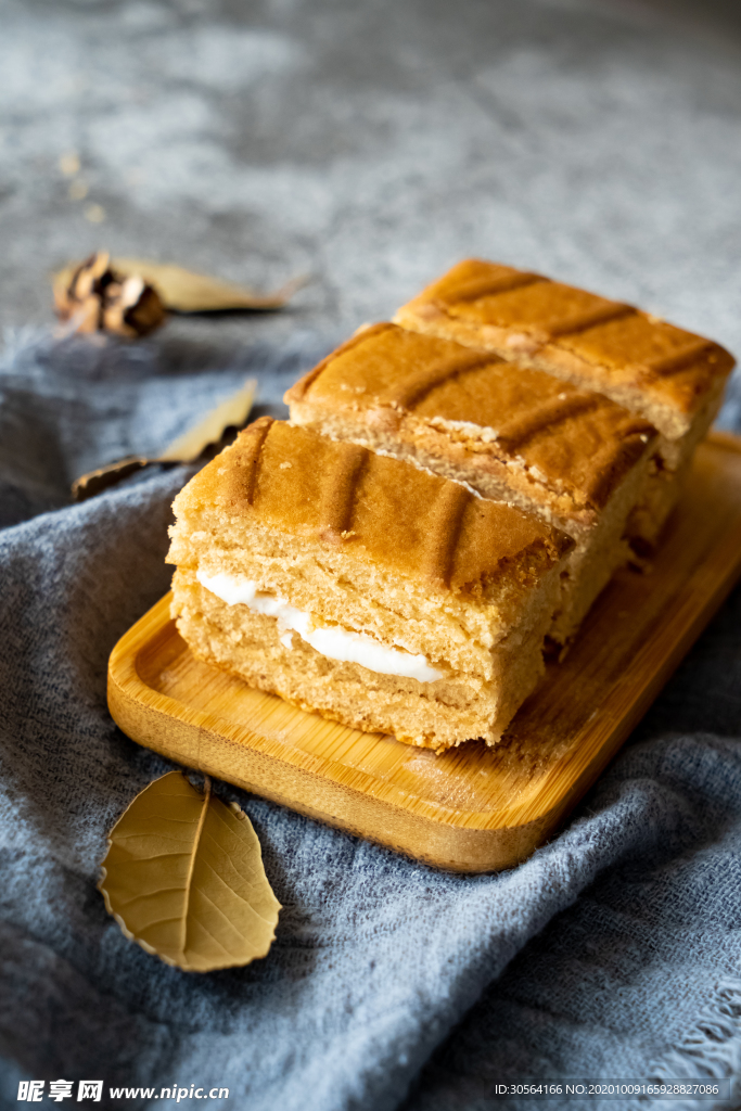 奶油蛋糕面包甜品背景海报素材