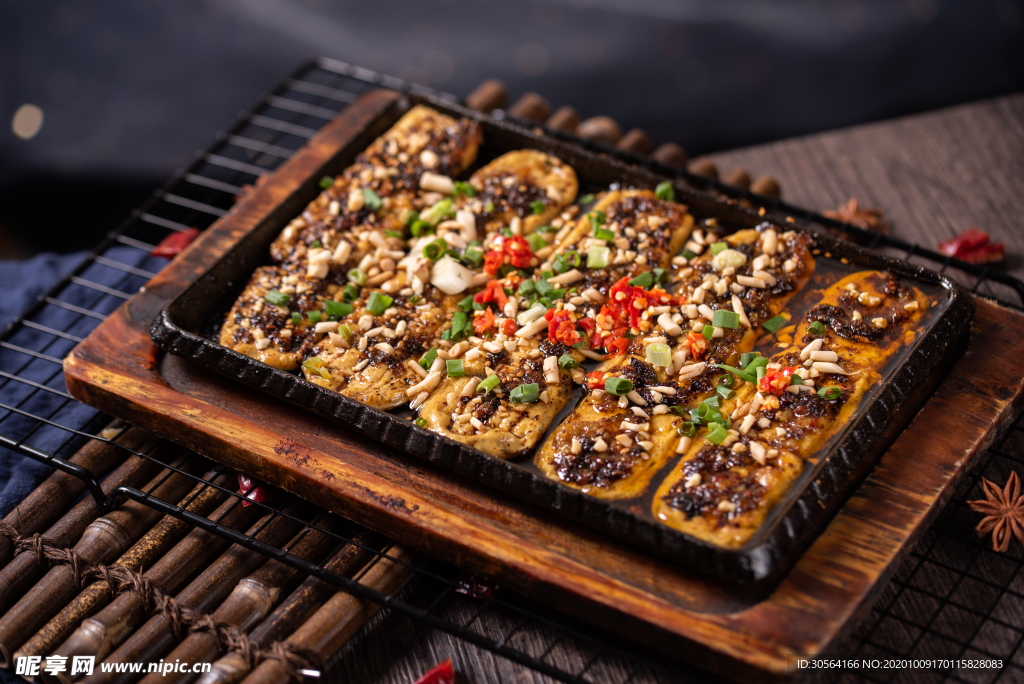 铁板豆腐美食食材背景海报素材