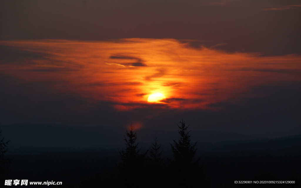 东壁落日 落日余晖 余辉