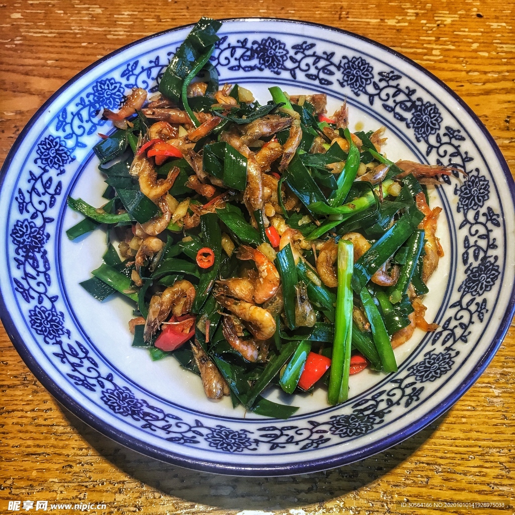 韭菜烧虾美食食材背景海报素材