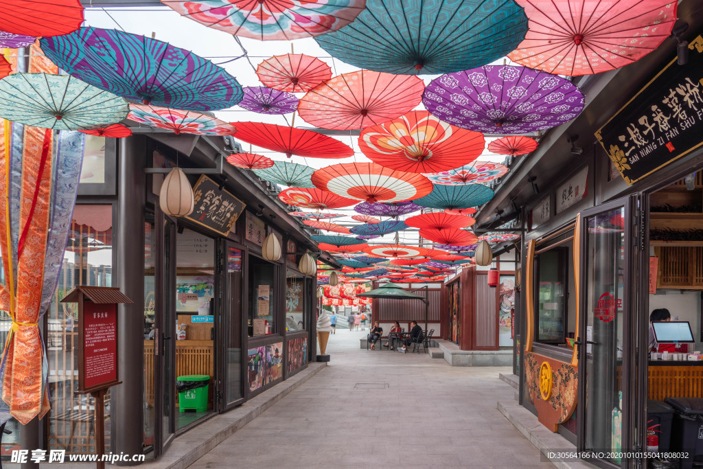 复古建筑地标旅游背景海报素材