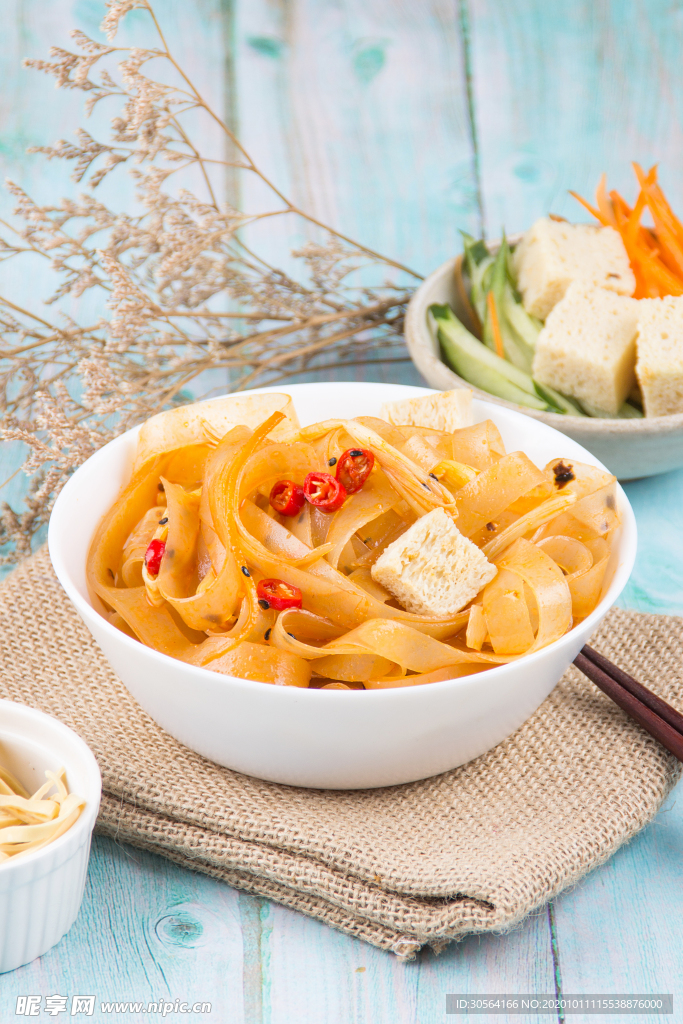 麻辣凉皮美食食材海报素材