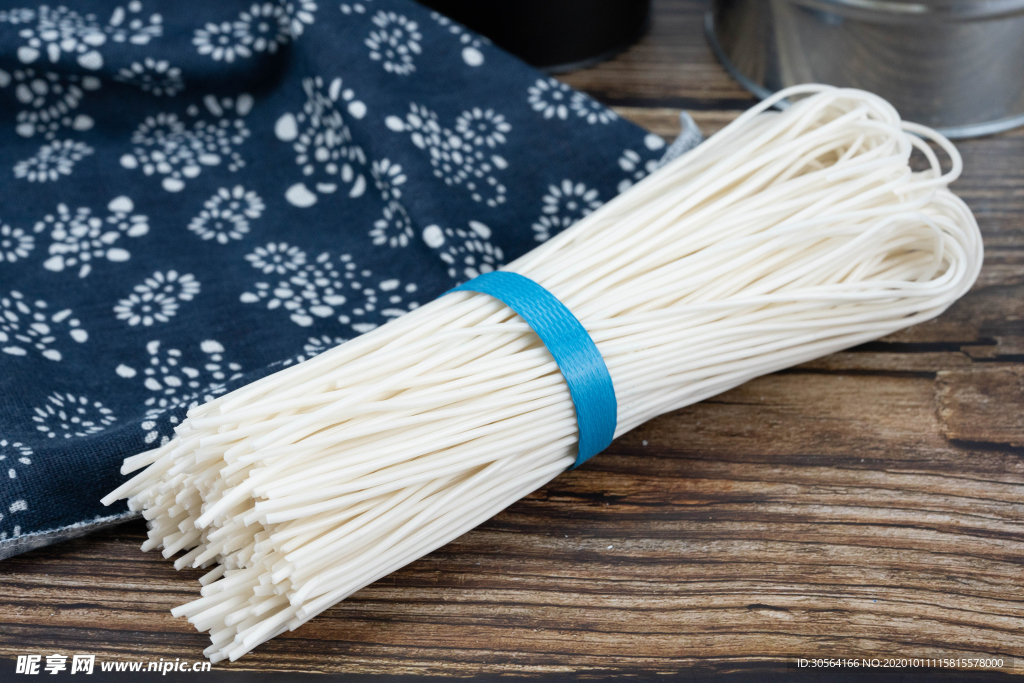 面条土豆粉主食食材海报素材