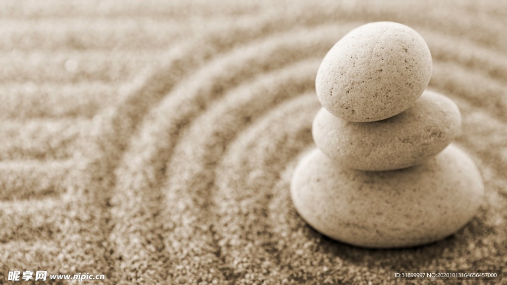 圈圈的沙子和叠叠的石头