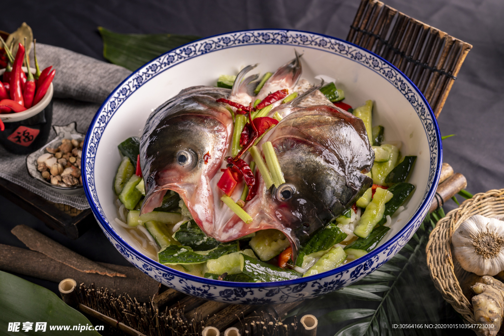 剁椒鱼头美食食材背景海报素材