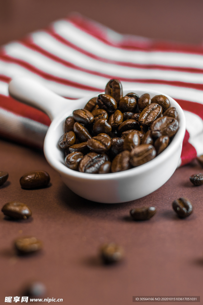 咖啡豆饮品原料背景海报素材