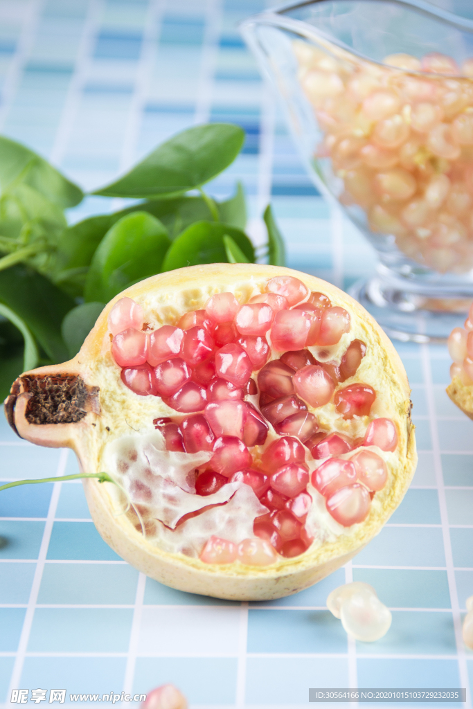 石榴水果果实背景海报素材