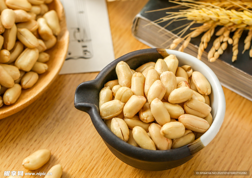 花生米零食休闲背景海报素材