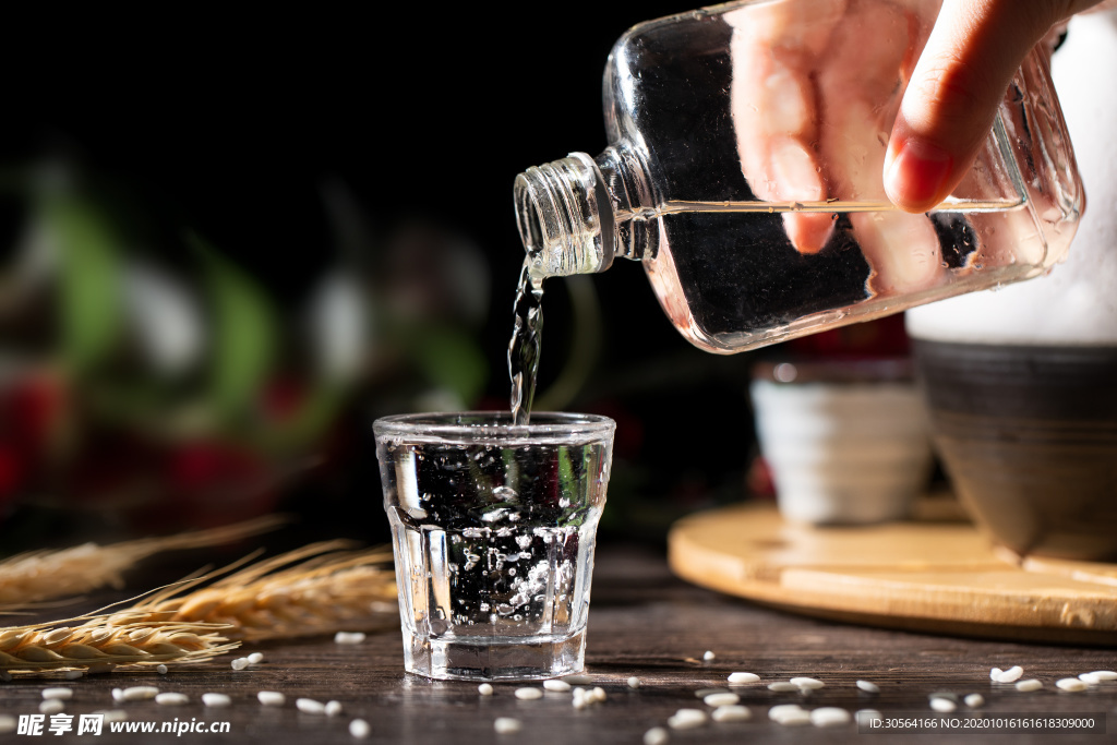 白酒中式酒品背景海报素材