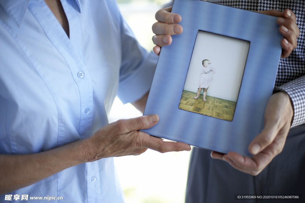 浅蓝色木制相框
