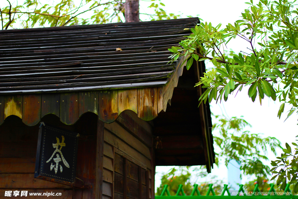 屋檐建筑中式复古背景海报素材