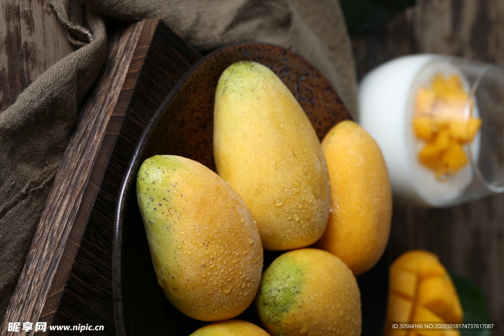 芒果水果果实背景海报素材