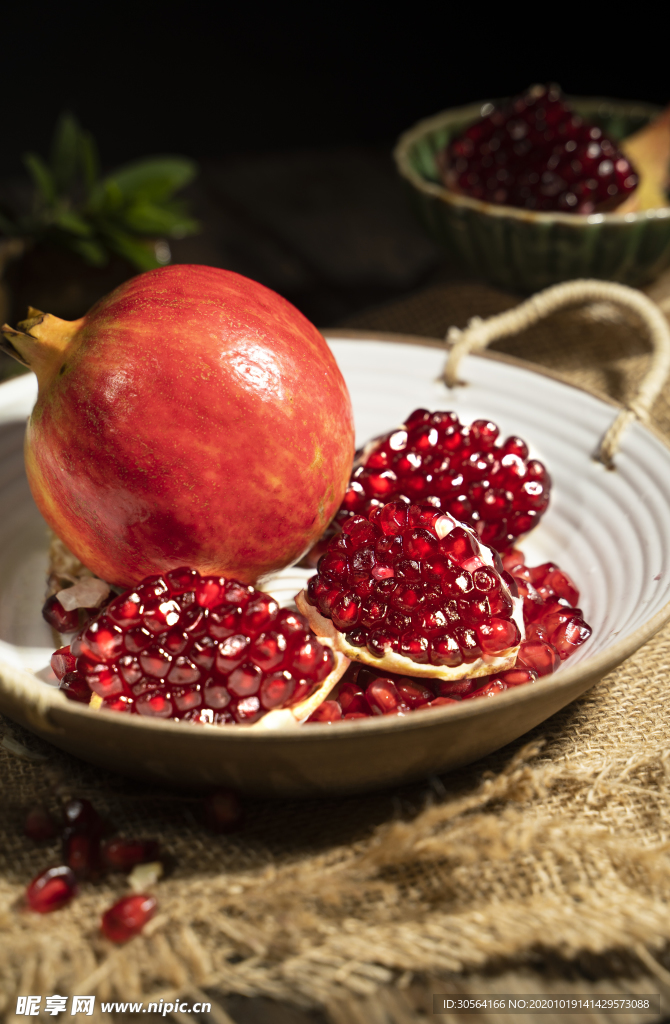石榴水果果实背景海报素材
