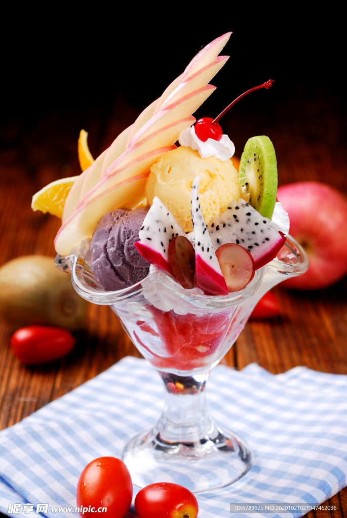 冰淇淋水果花园