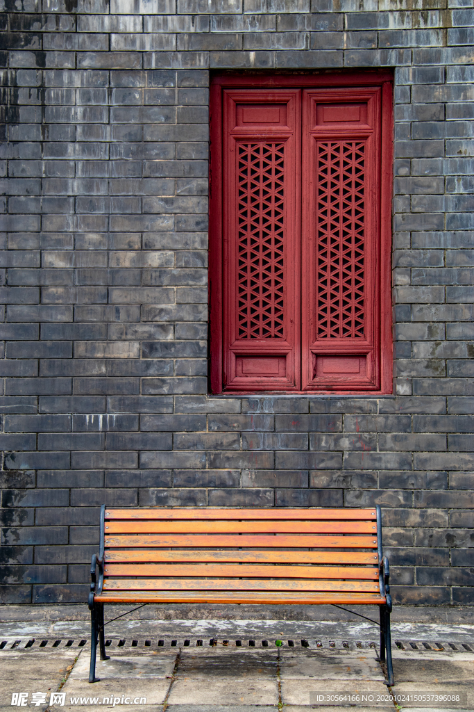户外红色窗户背景海报素材