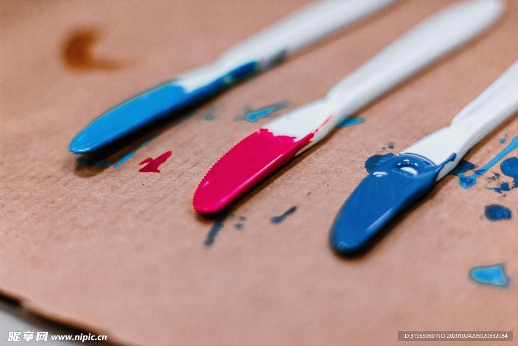 颜料画笔背景