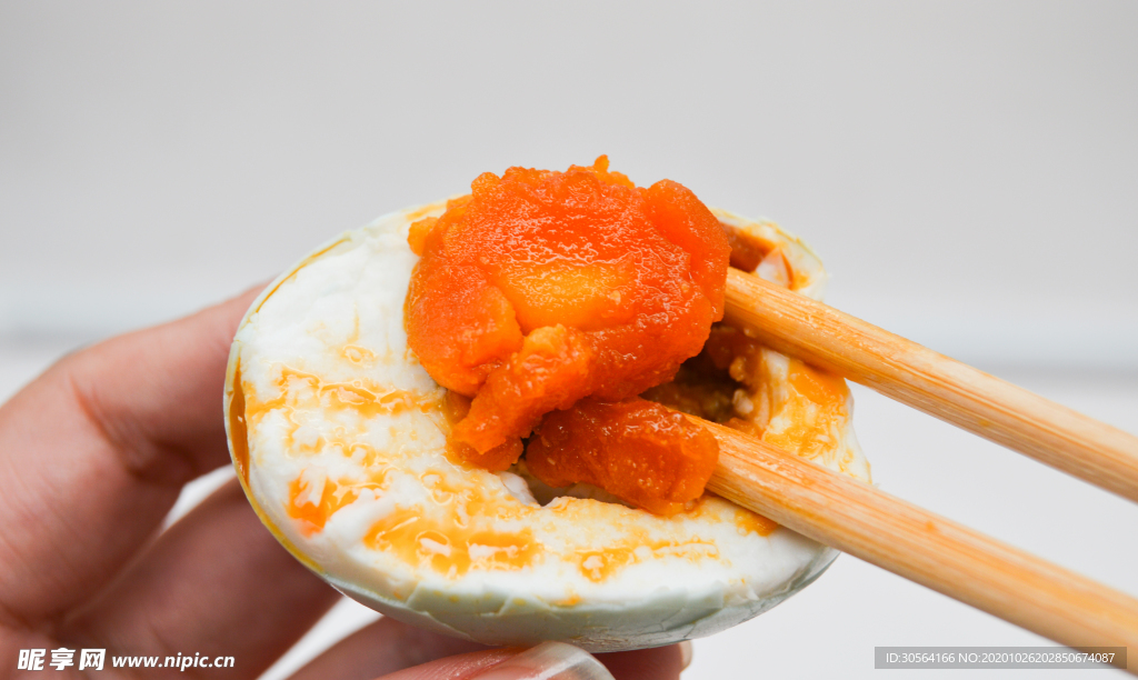 咸鸭蛋美食食材背景海报素材