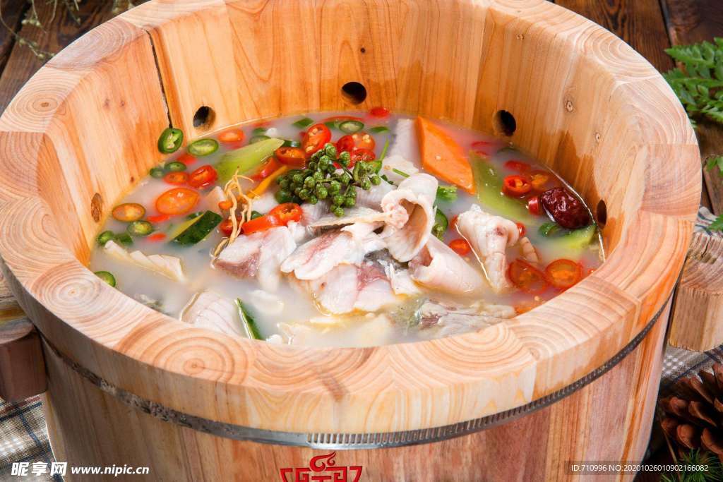 九孔喷泉鱼木桶火锅