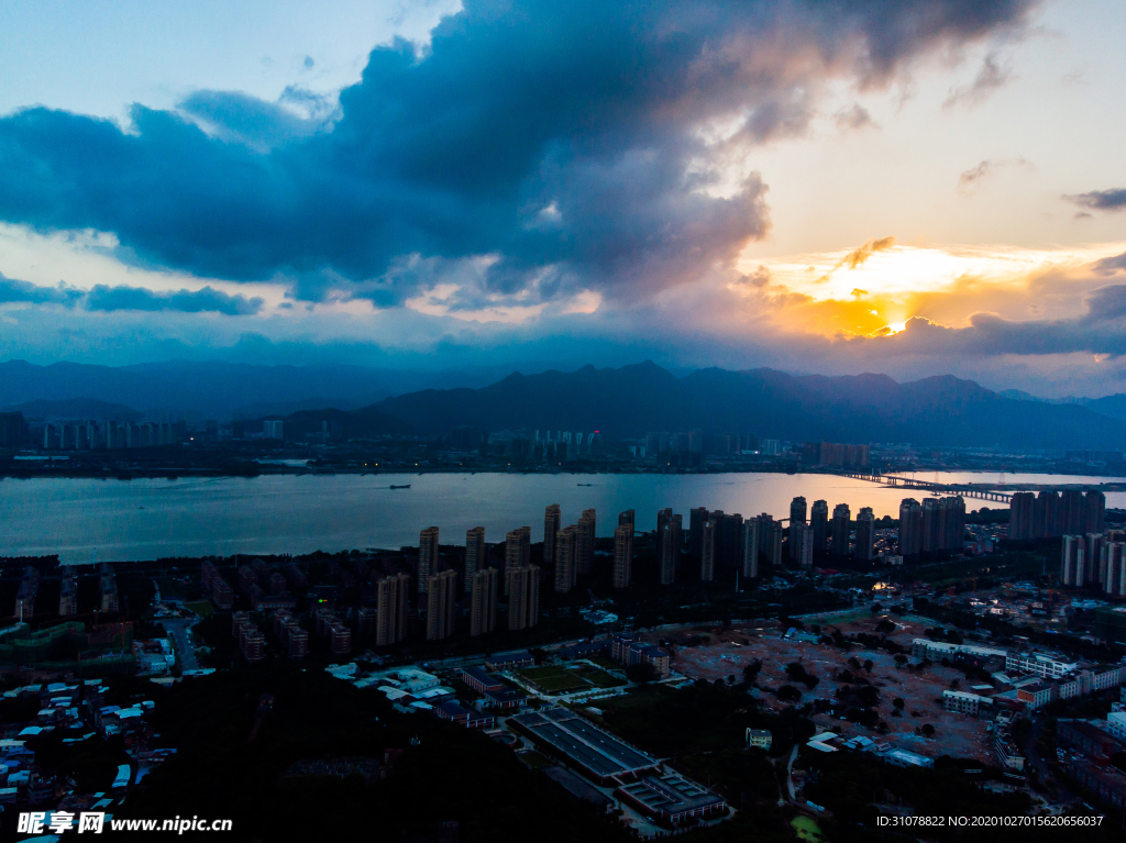 大城市建筑风景摄影