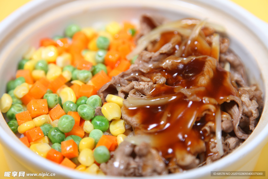 日式洋葱肥牛煲仔饭