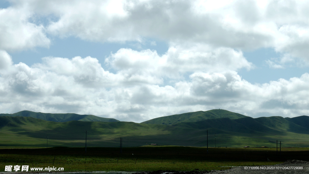 黄河草原蓝天白云
