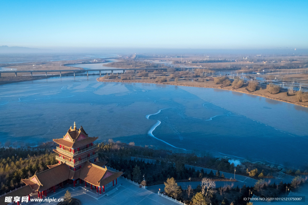 黄河楼上的远眺