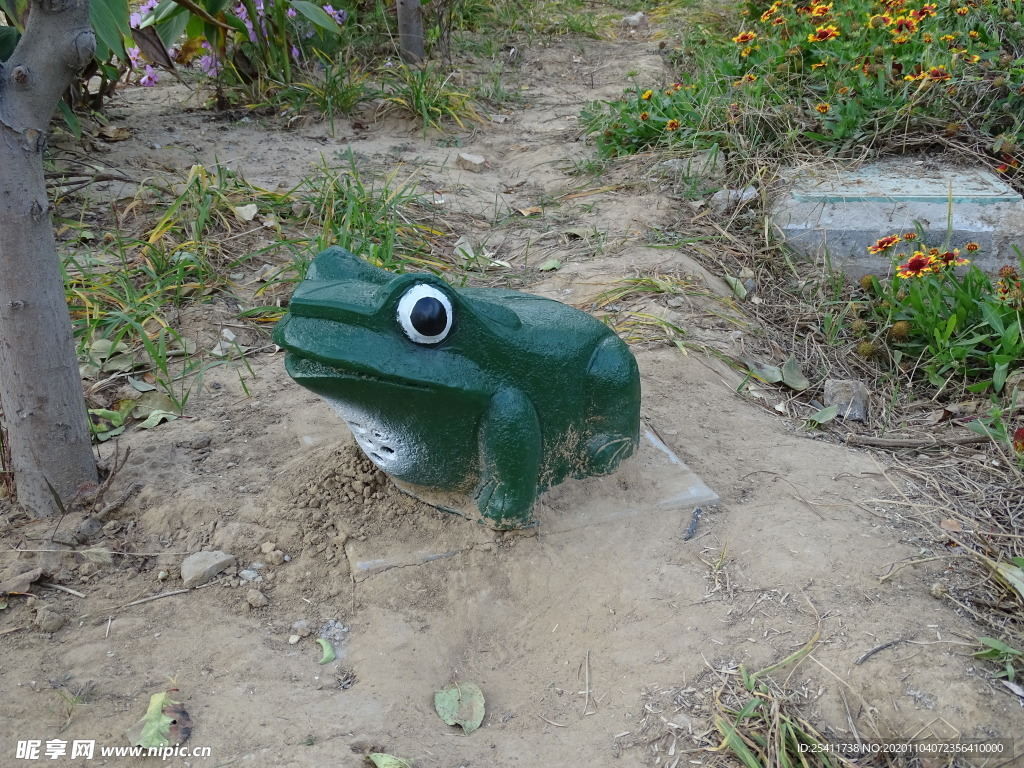 青蛙雕塑