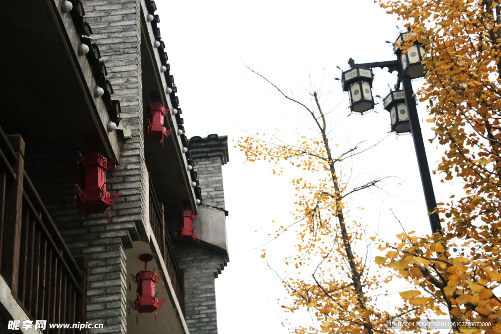 仿古建筑秋天