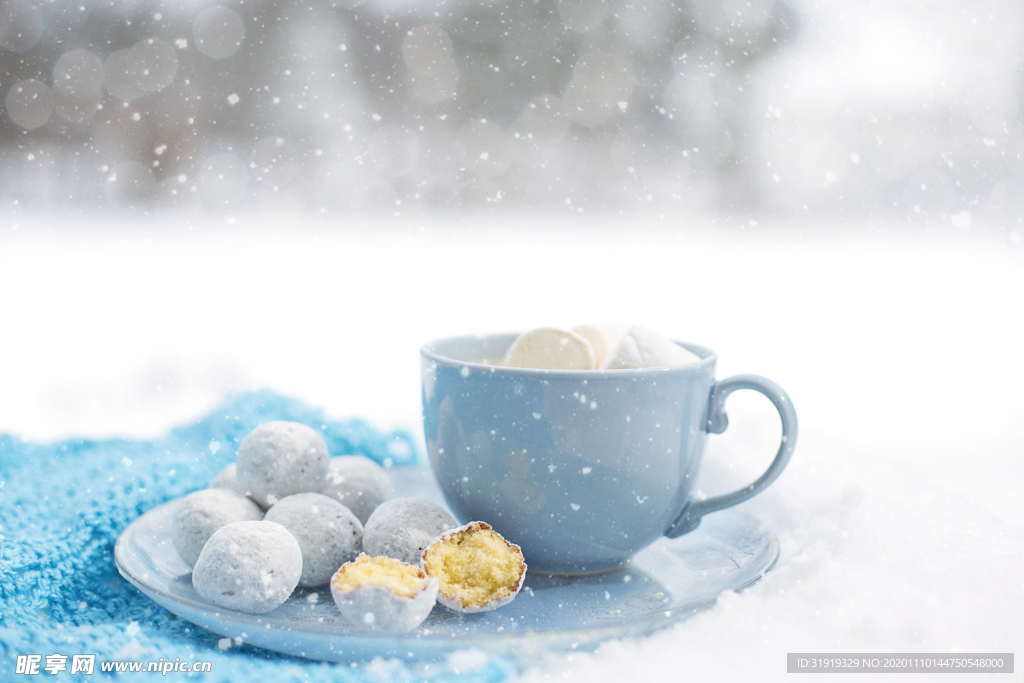 蓝色 陶瓷的 茶杯