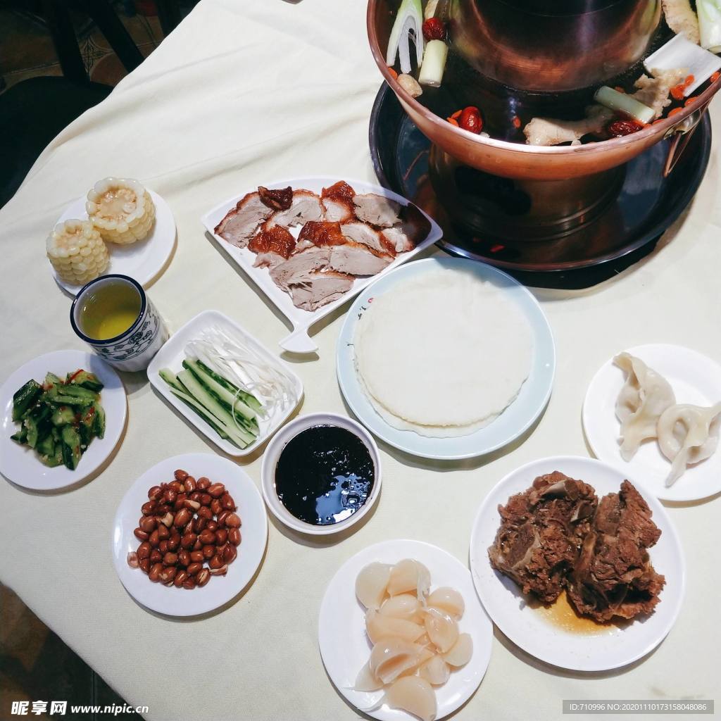 涮火锅新鲜羊肉