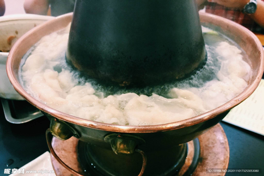 涮火锅新鲜羊肉