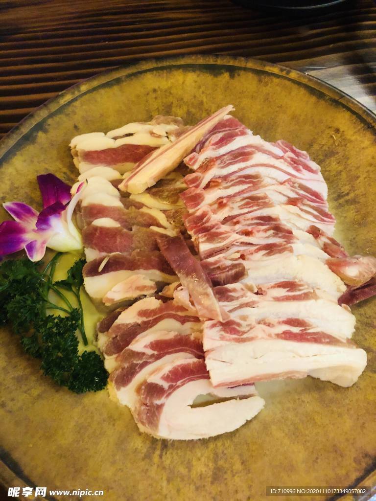 涮火锅新鲜羊肉