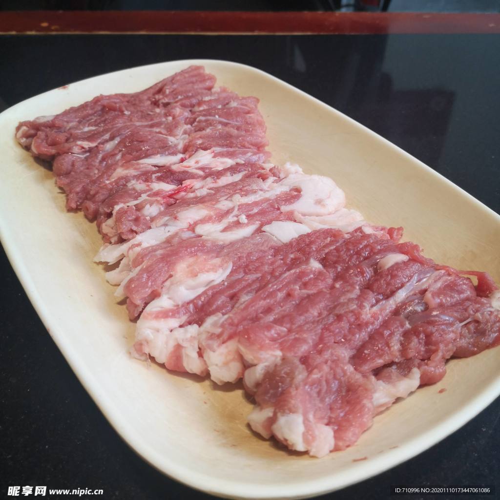涮火锅新鲜羊肉