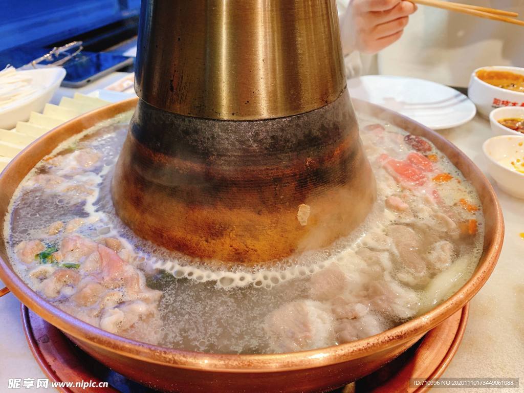 涮火锅新鲜羊肉