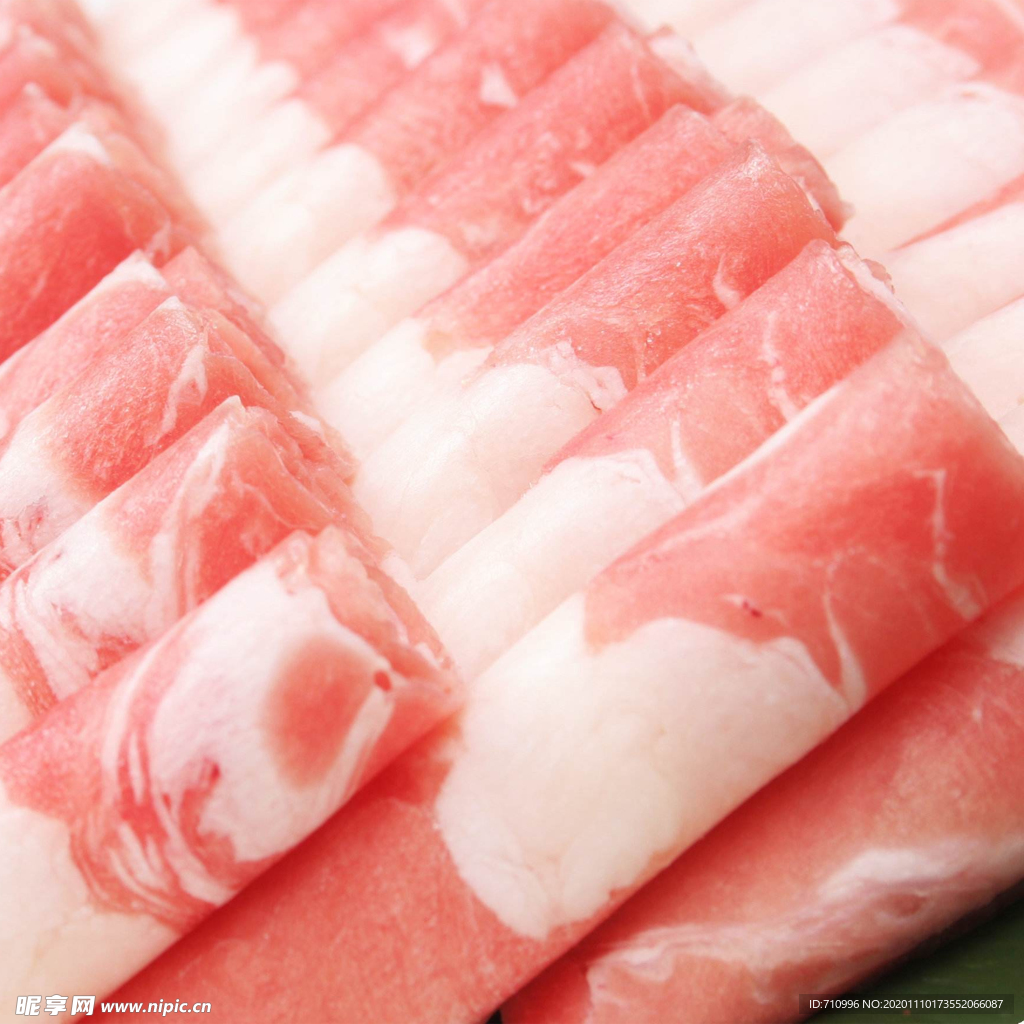 涮火锅新鲜羊肉卷