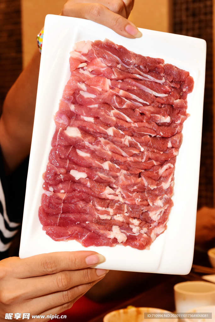 涮火锅新鲜羊肉