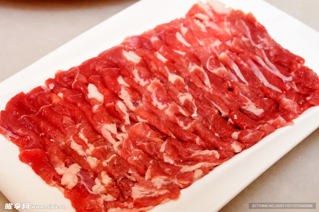 涮火锅新鲜羊肉