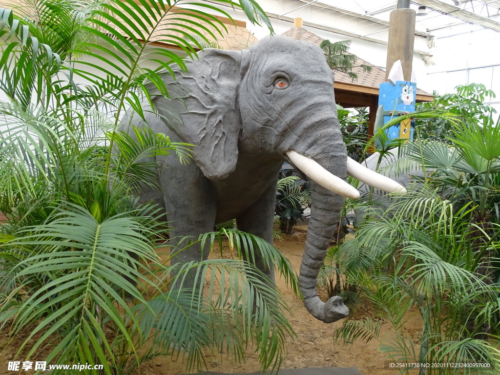 大象雕塑