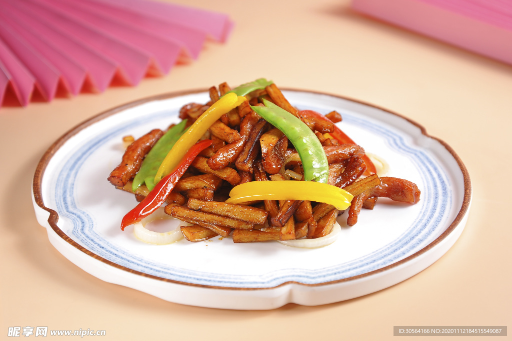 尖椒炒肉美食食材背景海报素材